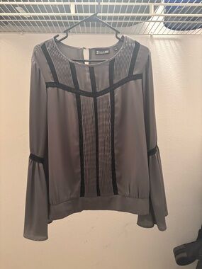 New York and Co Zara Charcoal Gray Pleated-Paneled Blouse with Black Trim